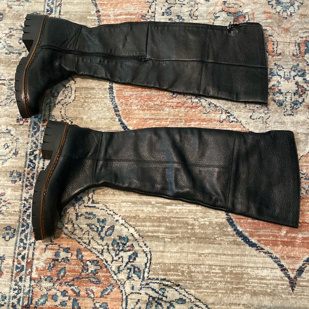 Women’s Knee High Boots Made in Italy size 7 Black